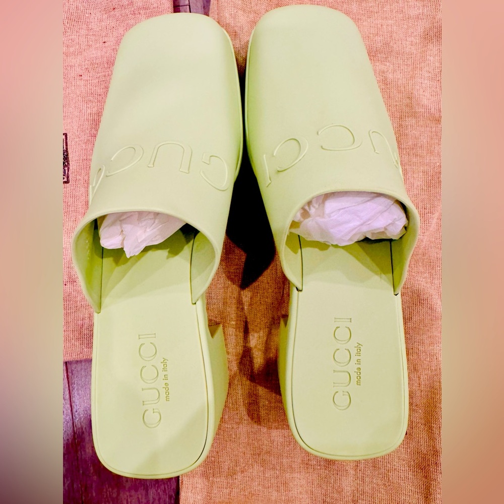 Gucci Rubber Clogs Brand New from Italy - Picture 2 of 3
